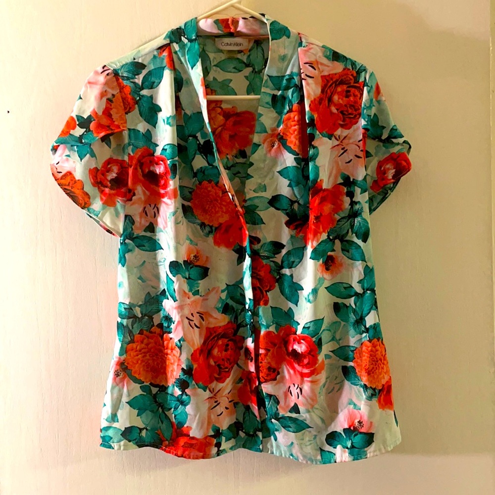Flower patterned Calvin Klein blouse size medium